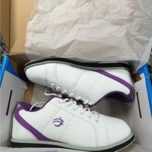 BRAND NEW 7.5 Women’s Bowling Shoes BSI 460 Classic (LOTS of cushion)